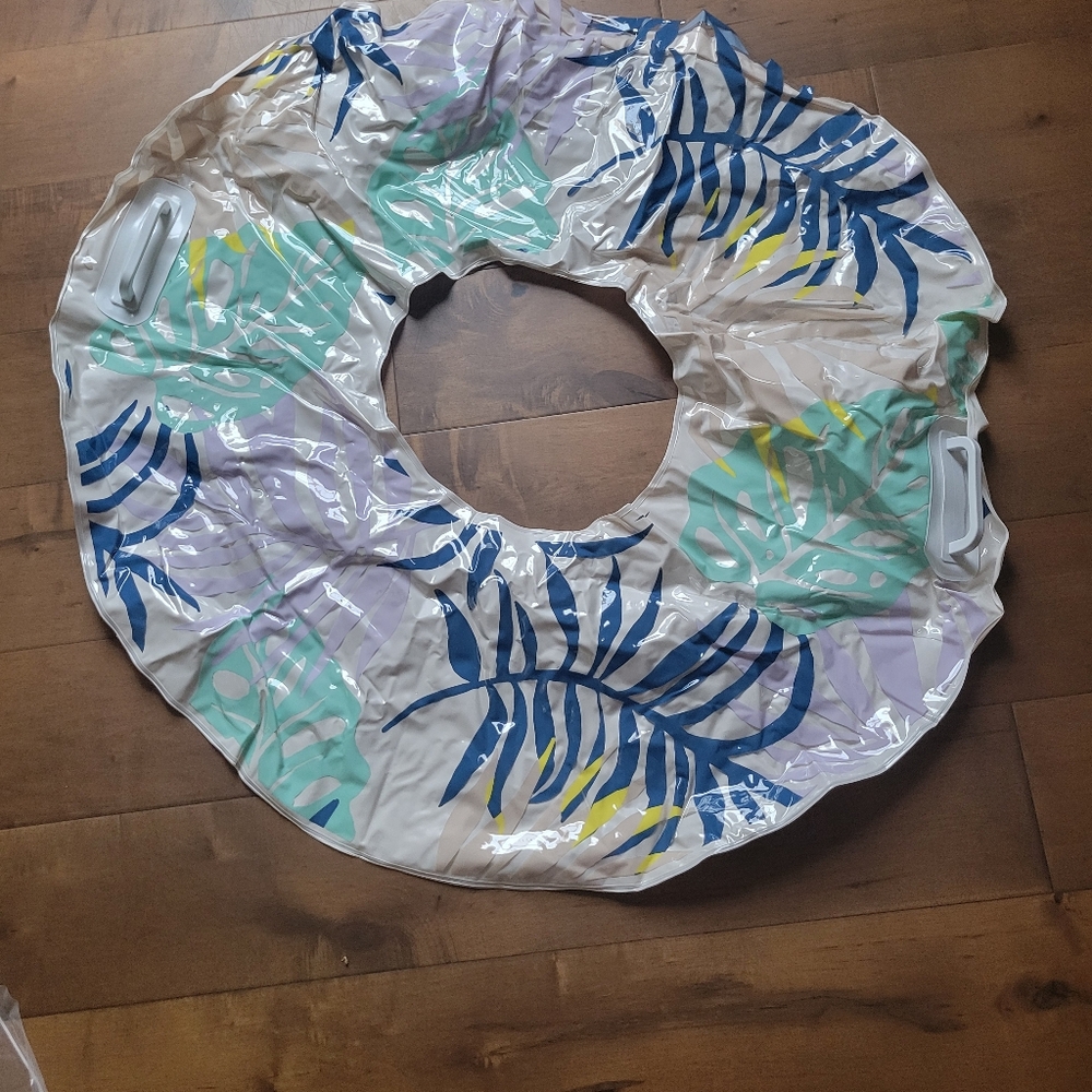 Tropical Leaf Inflatable Pool Float - Picture 2 of 5